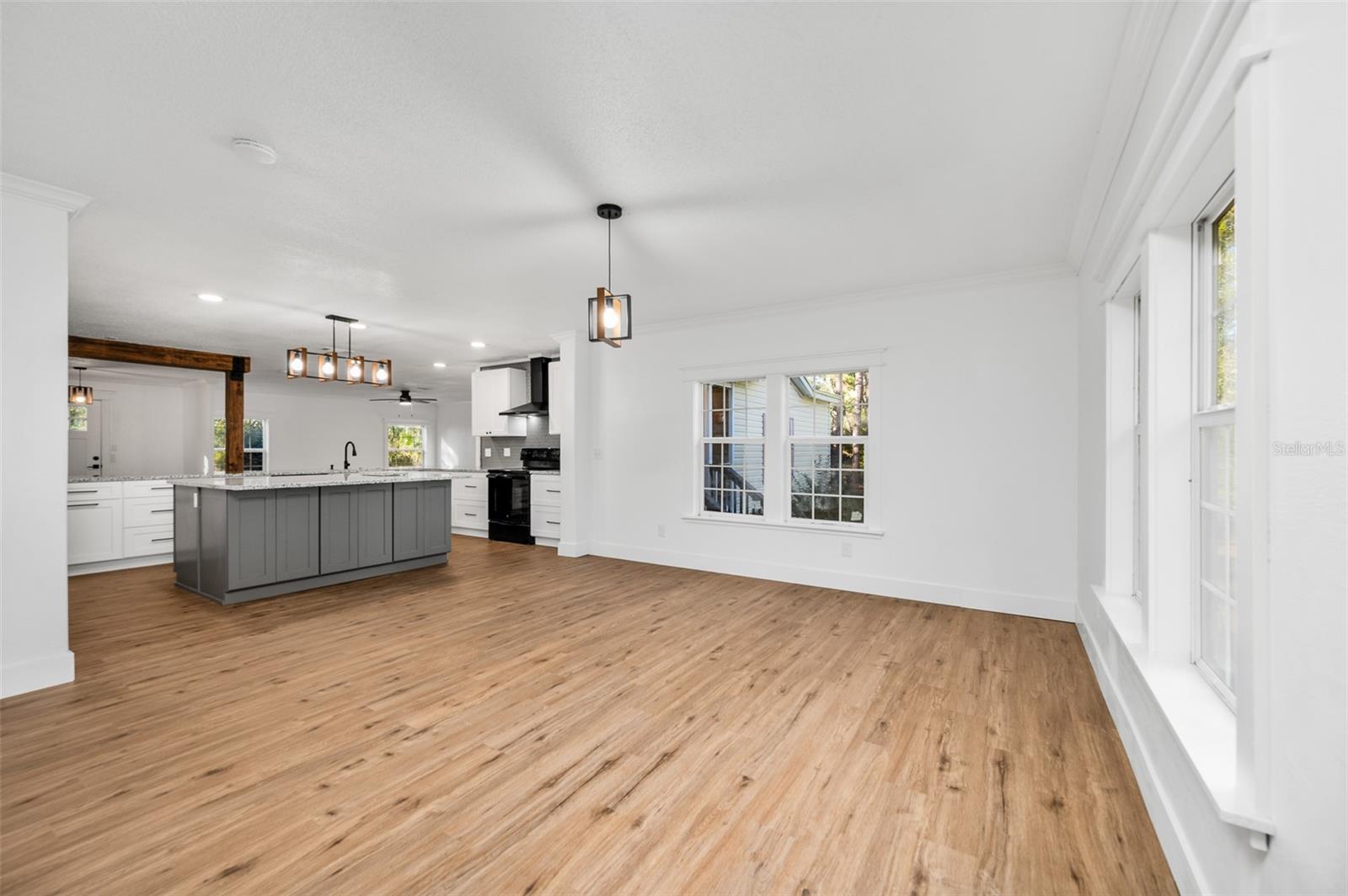 Image 21 of 55 For 13076 154th Street