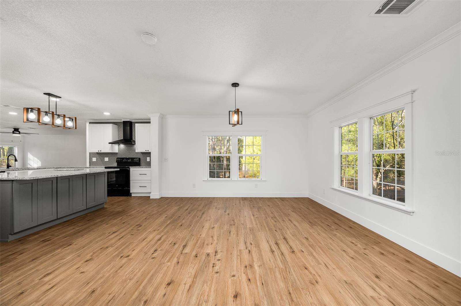 Image 22 of 55 For 13076 154th Street