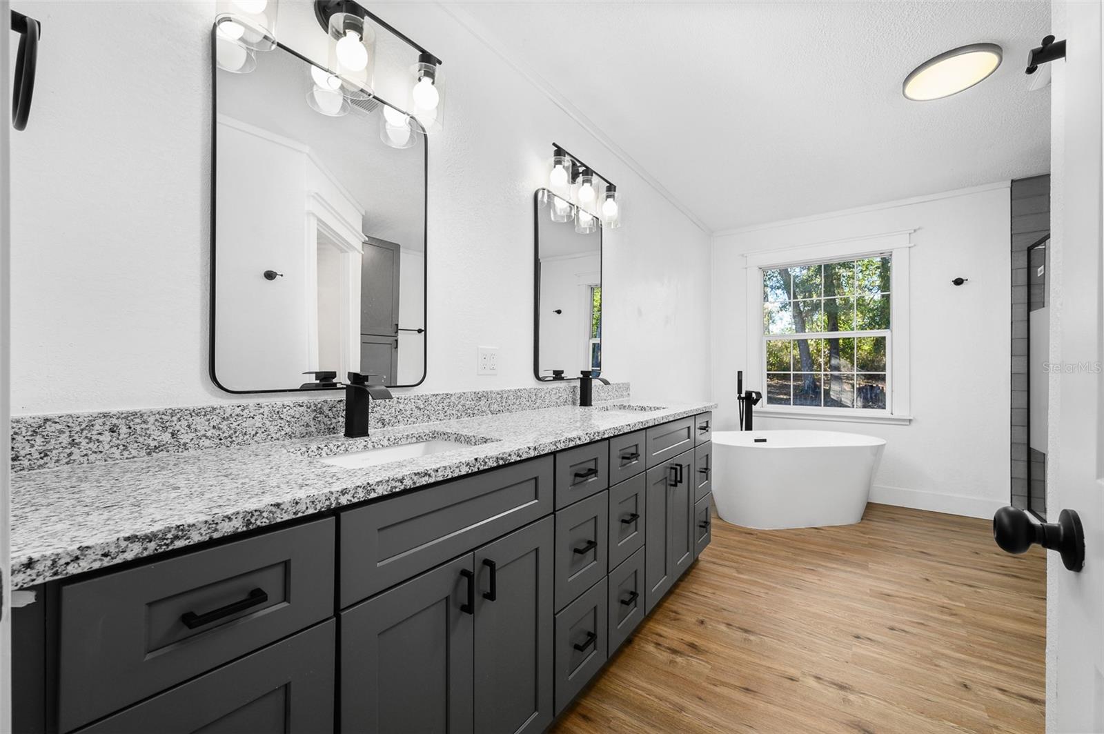 Image 25 of 55 For 13076 154th Street