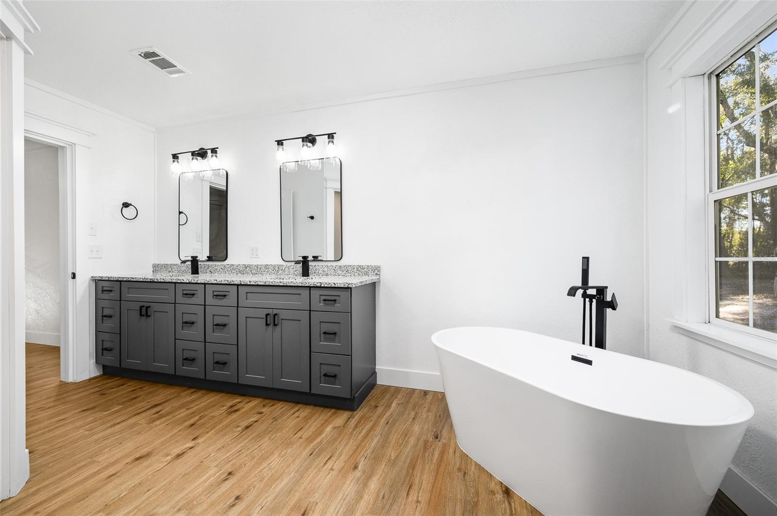 Image 27 of 55 For 13076 154th Street