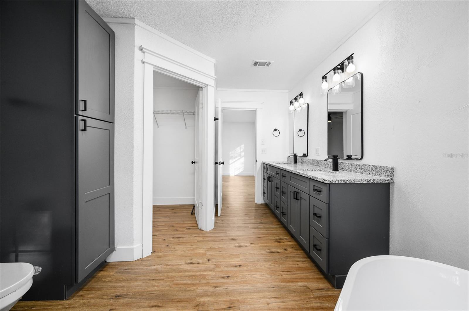 Image 28 of 55 For 13076 154th Street