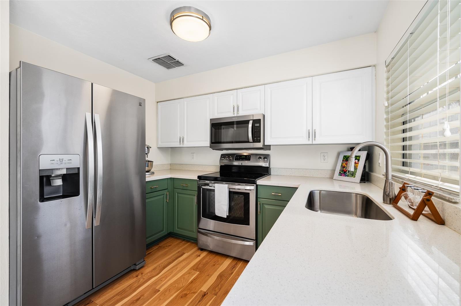 Image 12 of 32 For 6630 26th Terrace