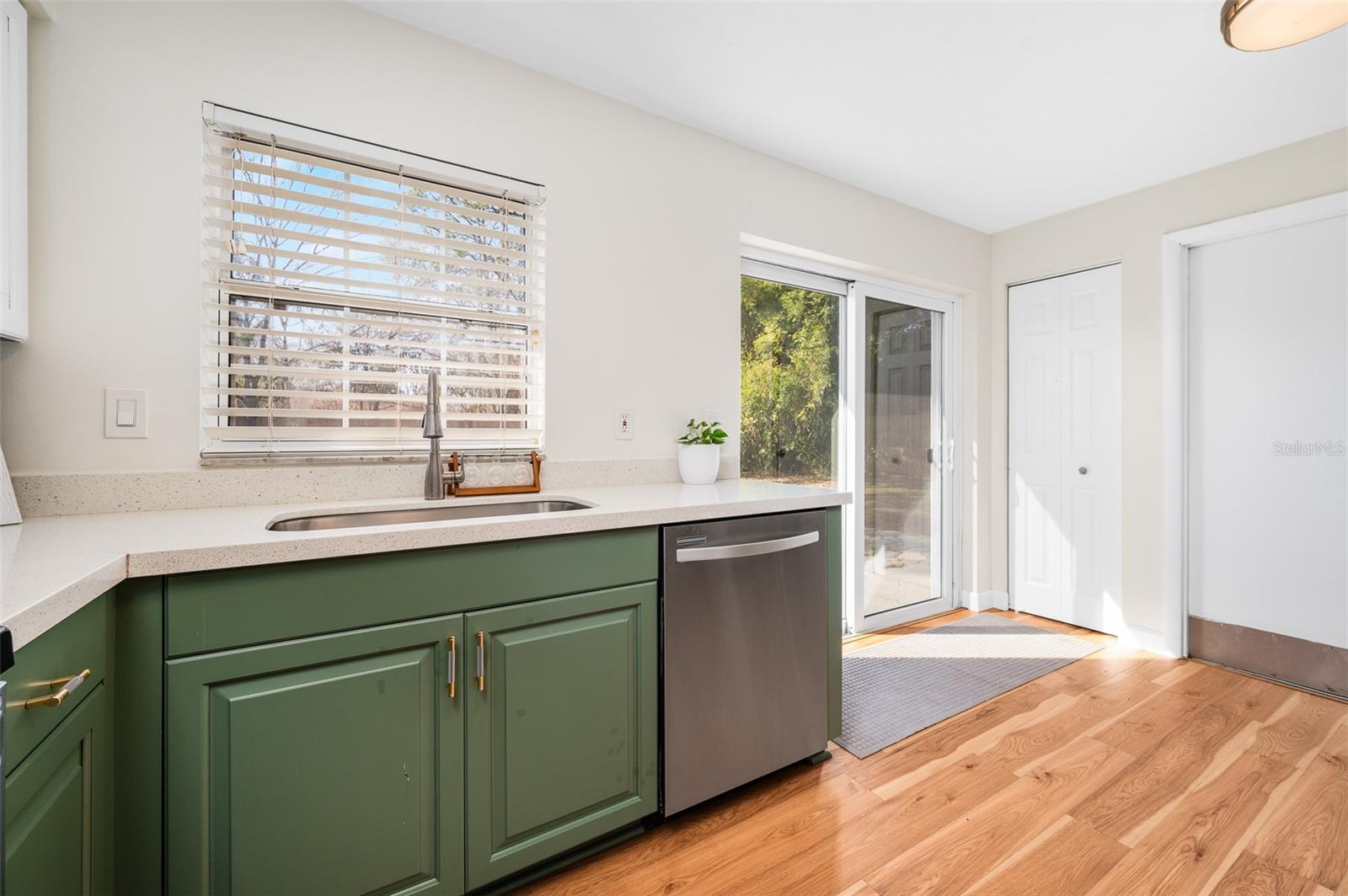 Image 13 of 32 For 6630 26th Terrace