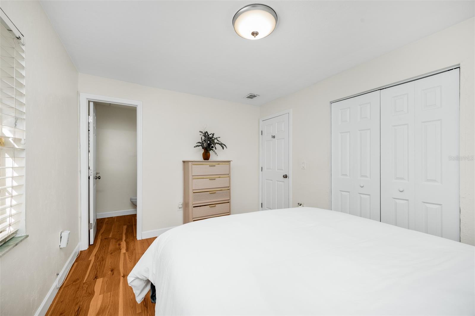 Image 16 of 32 For 6630 26th Terrace