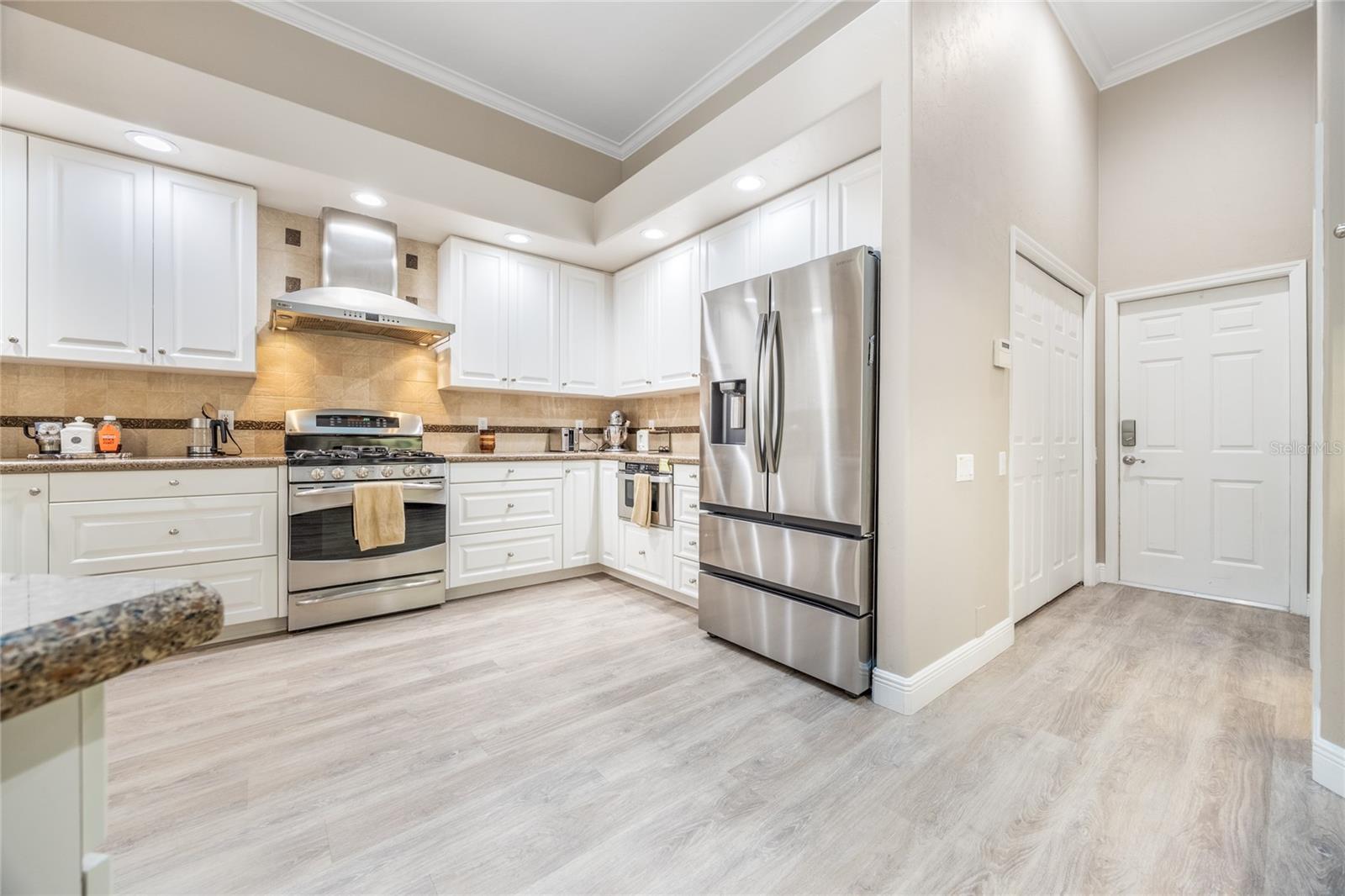 Image 21 of 52 For 5922 72nd Street