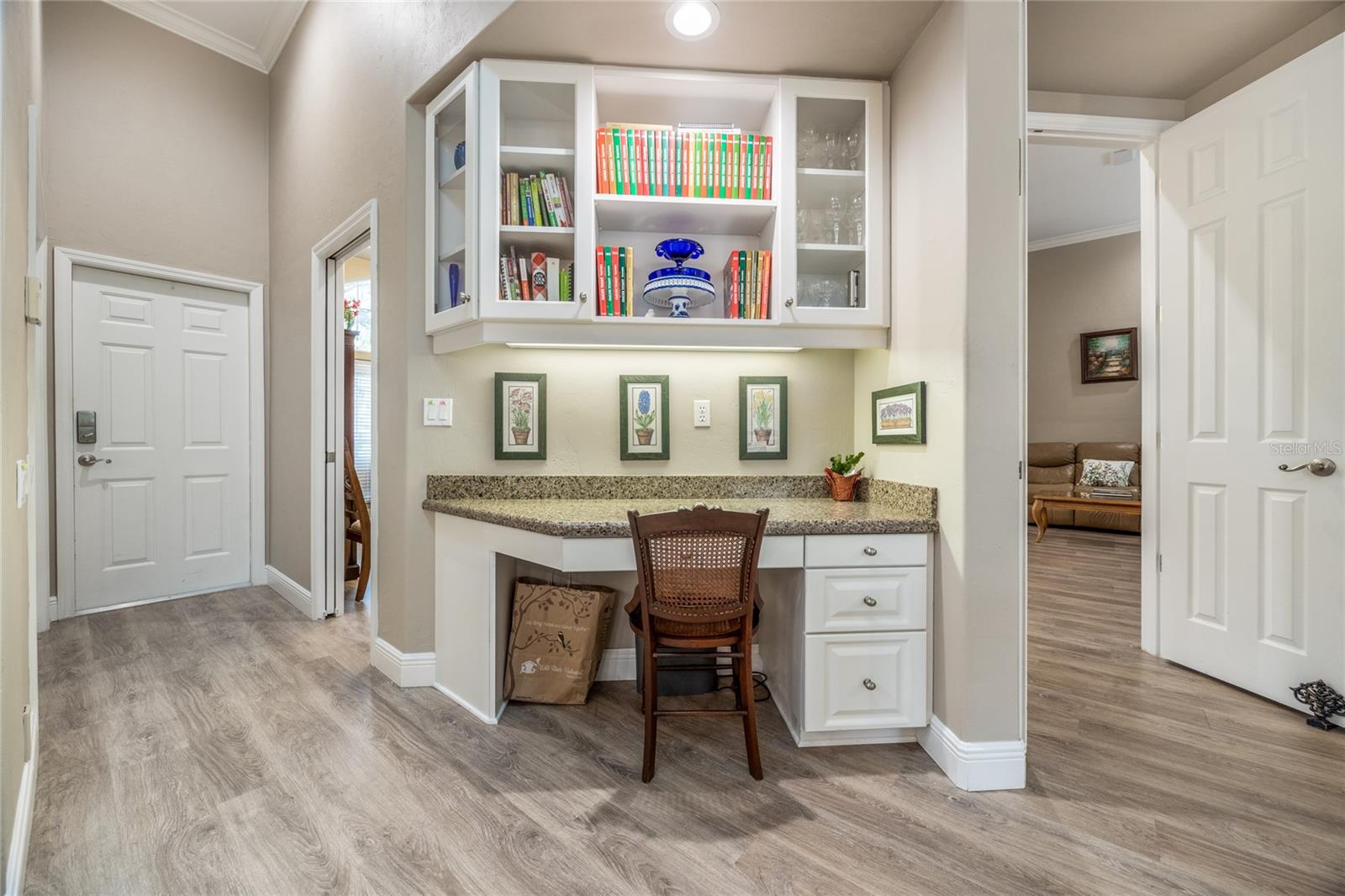 Image 23 of 52 For 5922 72nd Street