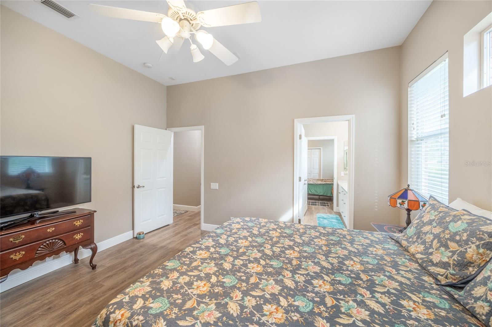 Image 39 of 52 For 5922 72nd Street