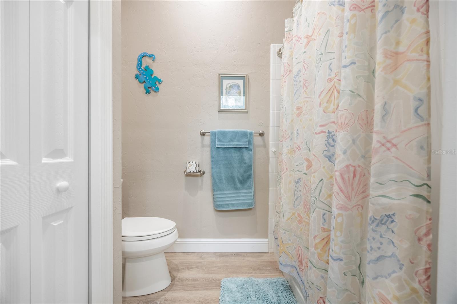 Image 42 of 52 For 5922 72nd Street