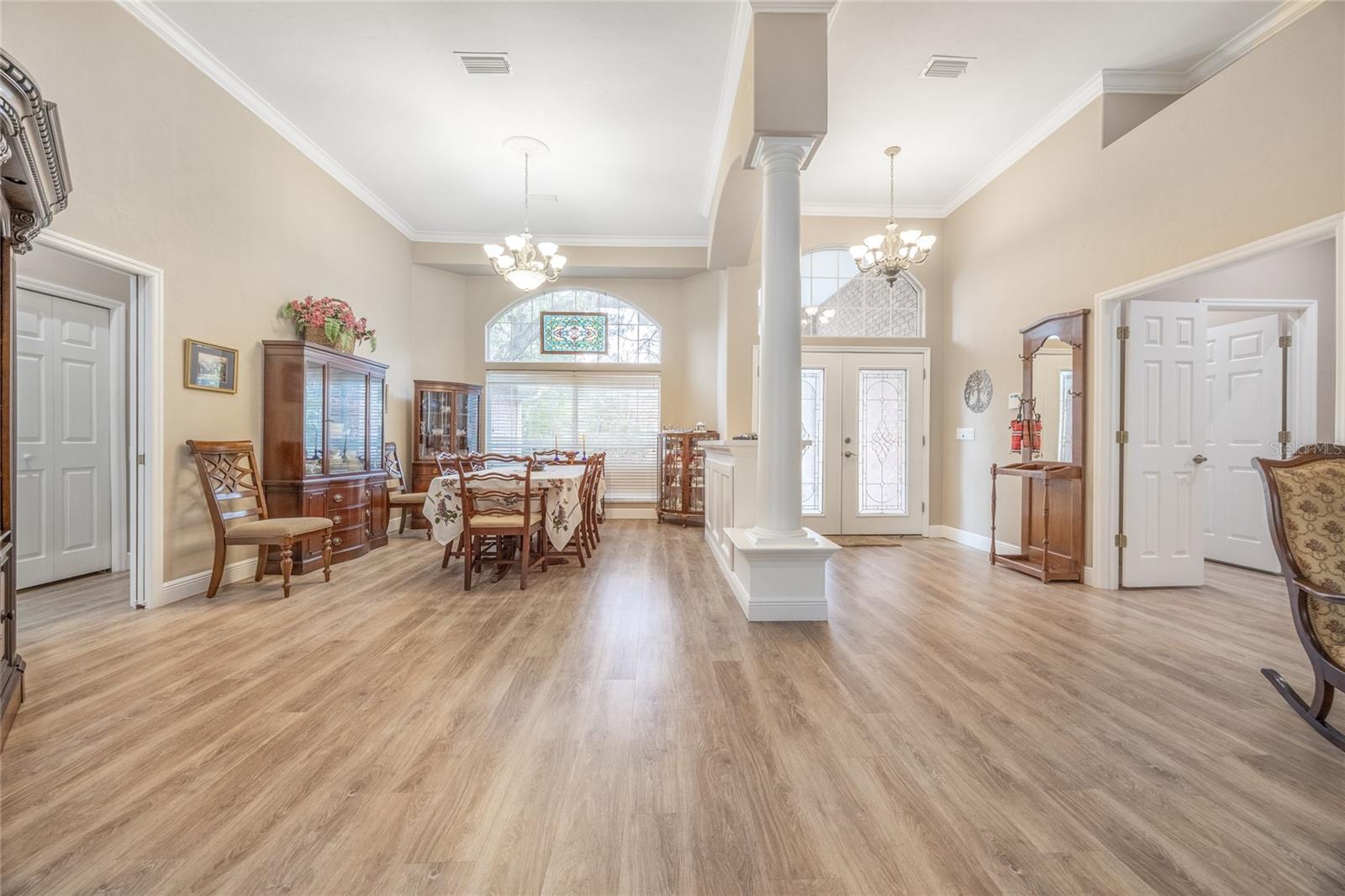 Image 5 of 52 For 5922 72nd Street