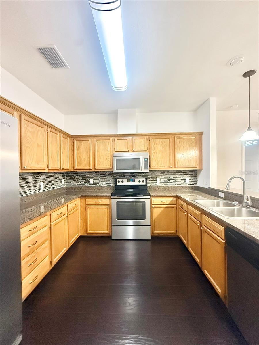 Image 3 of 19 For 11572 18th Place