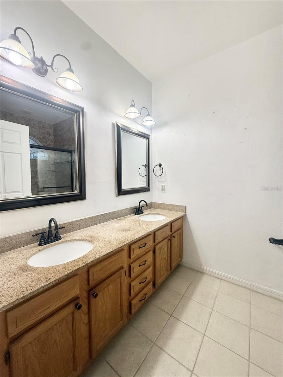 Image 9 of 19 For 11572 18th Place