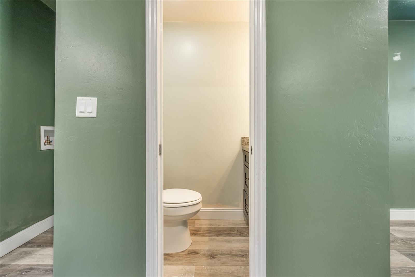 Image 12 of 38 For 10711 98th Lane