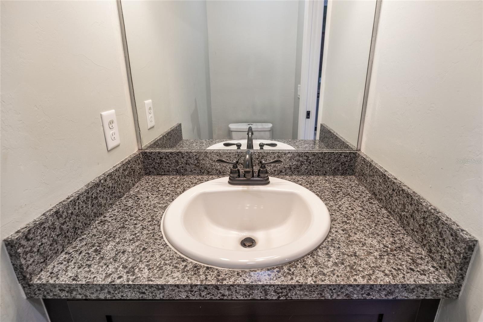 Image 14 of 38 For 10711 98th Lane