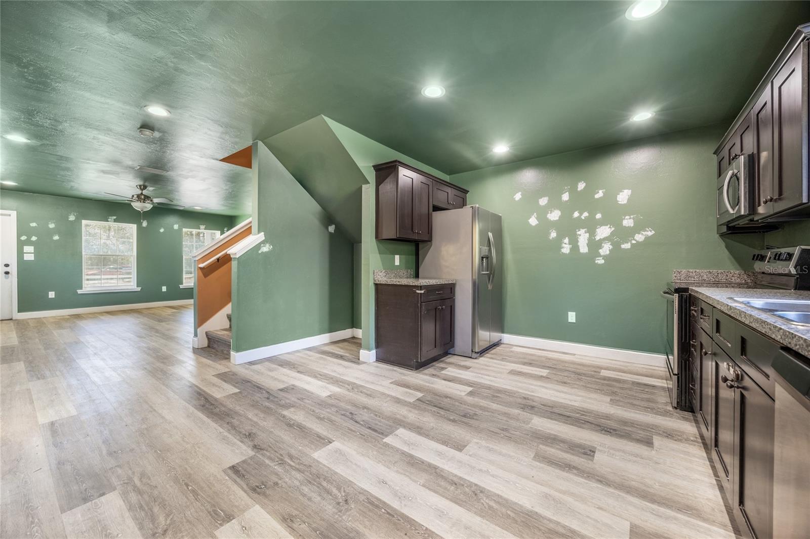 Image 19 of 38 For 10711 98th Lane