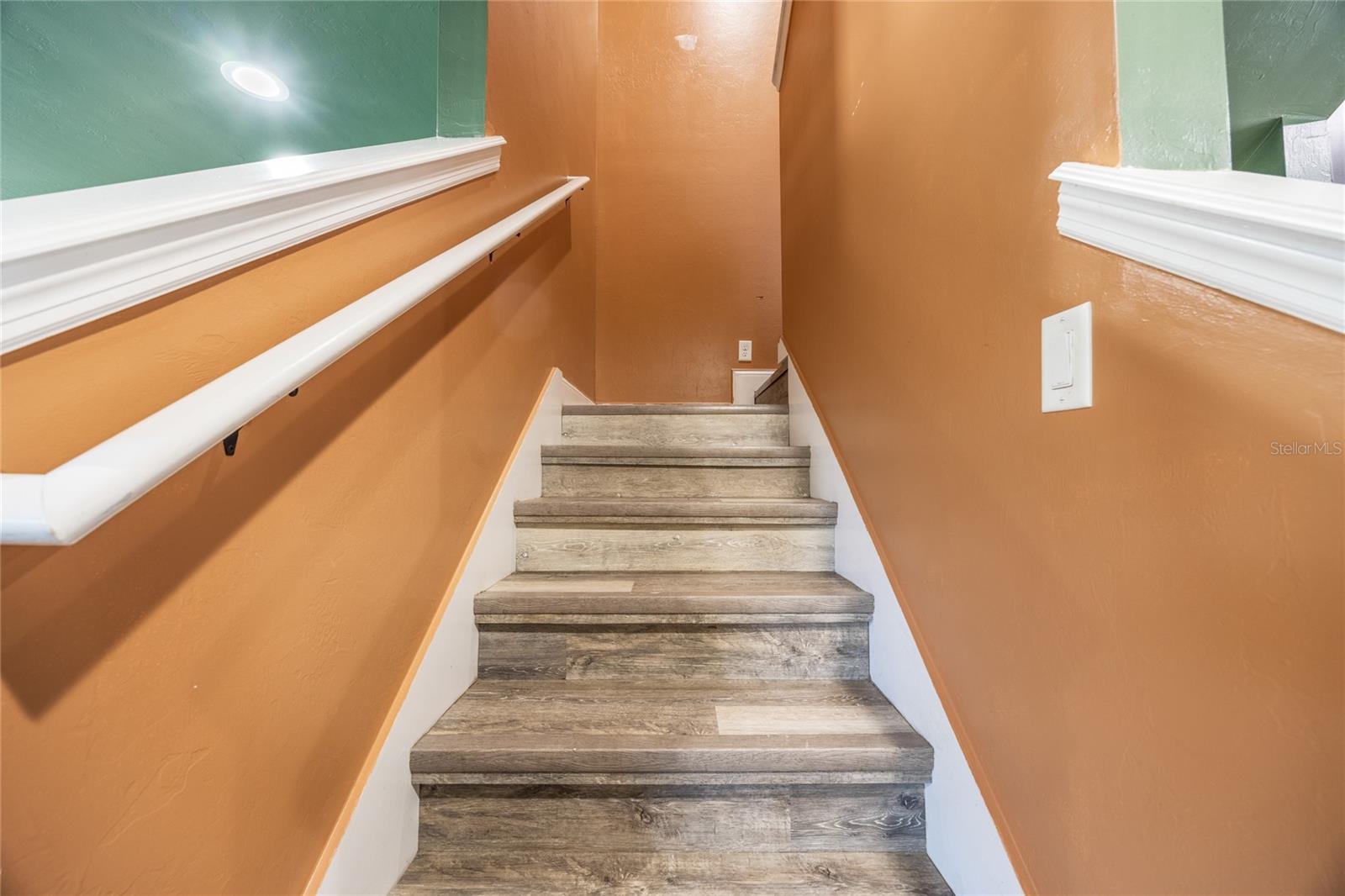 Image 21 of 38 For 10711 98th Lane