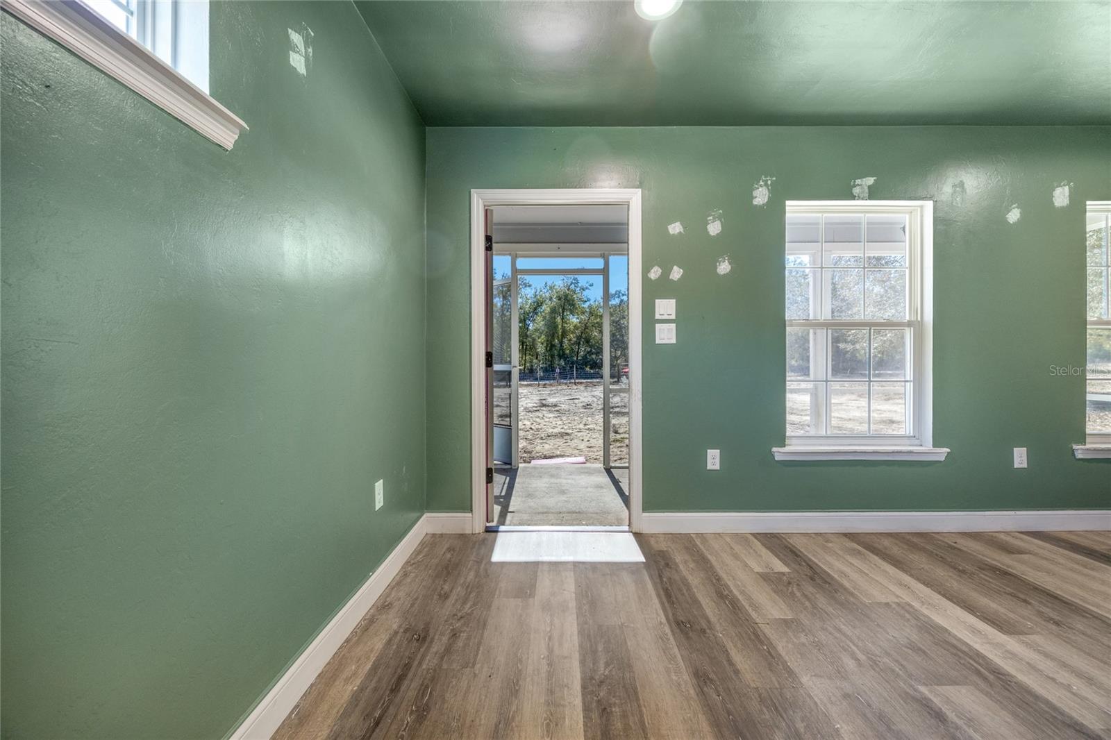 Image 7 of 38 For 10711 98th Lane