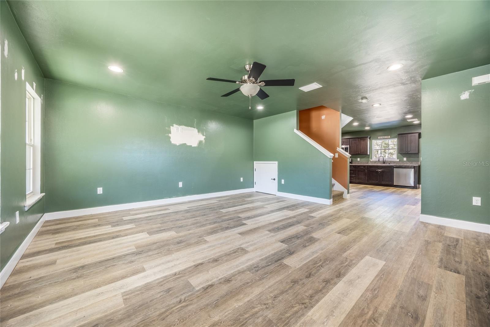 Image 8 of 38 For 10711 98th Lane