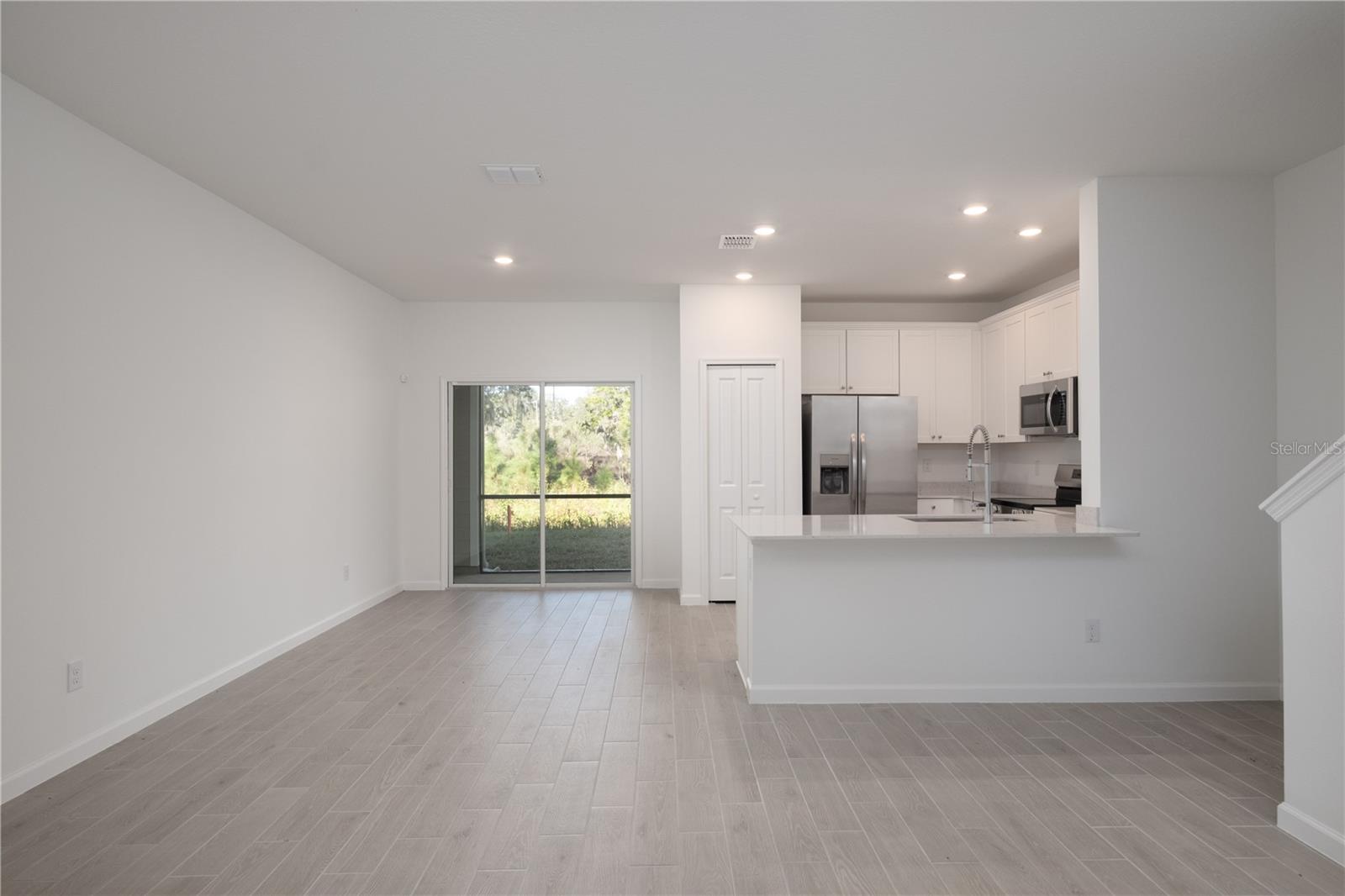 Image 6 of 35 For 704 126th Terrace 704