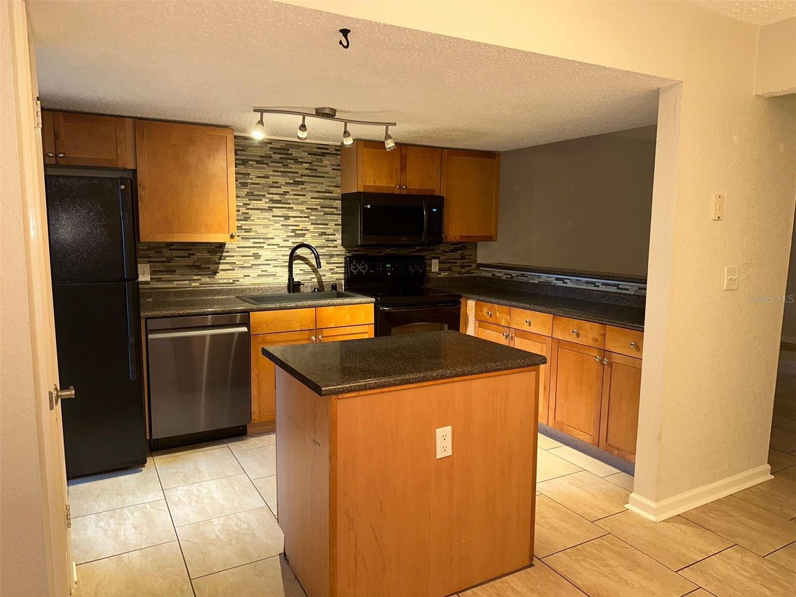 Image 14 of 17 For 1810 23rd Boulevard 109