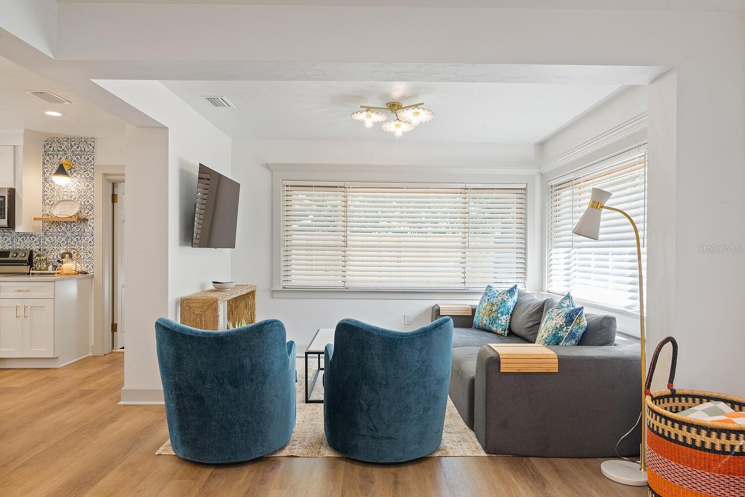 Image 12 of 37 For 304 24th Street