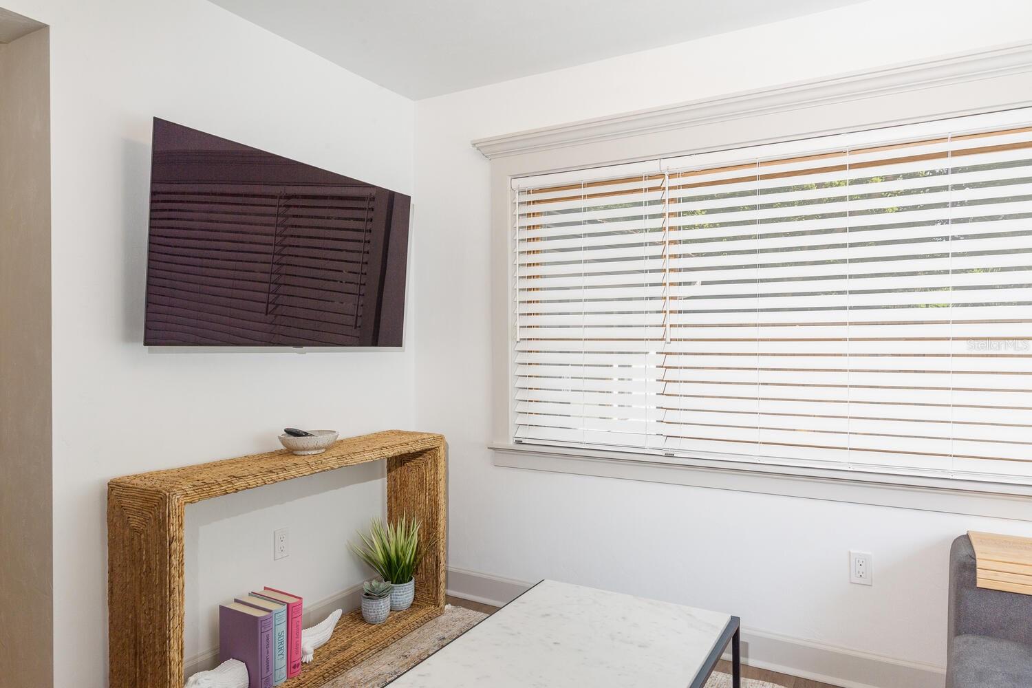 Image 13 of 37 For 304 24th Street