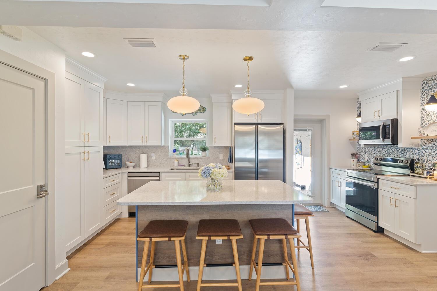 Image 14 of 37 For 304 24th Street