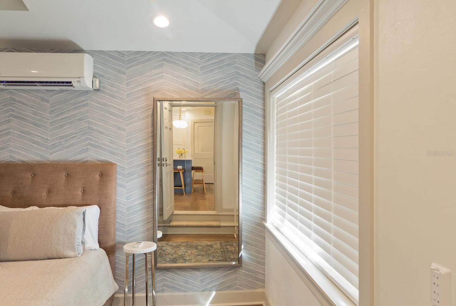 Image 18 of 37 For 304 24th Street