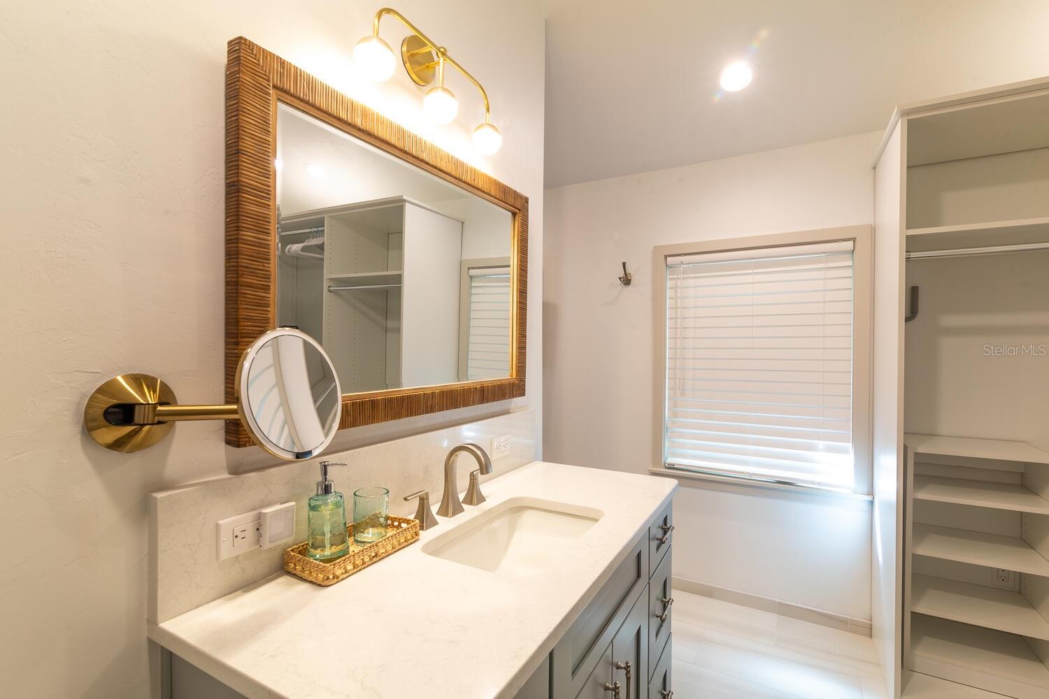 Image 22 of 37 For 304 24th Street