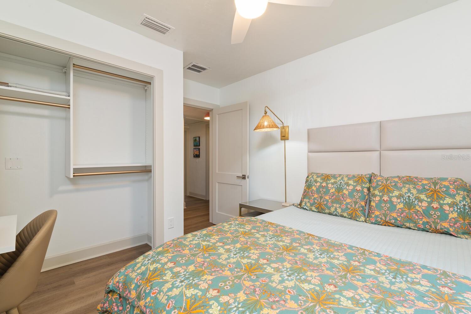 Image 25 of 37 For 304 24th Street