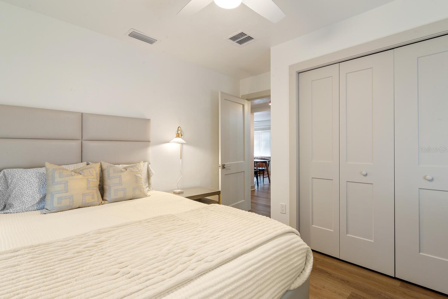 Image 27 of 37 For 304 24th Street