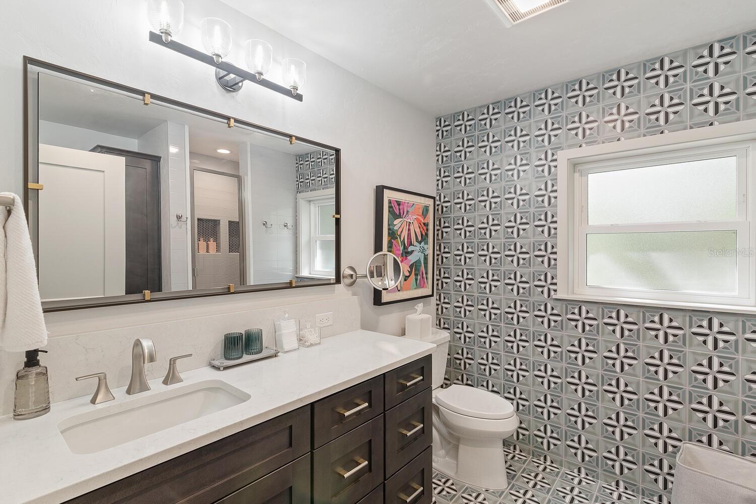 Image 29 of 37 For 304 24th Street