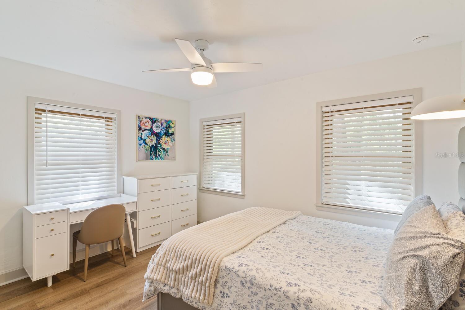 Image 31 of 37 For 304 24th Street