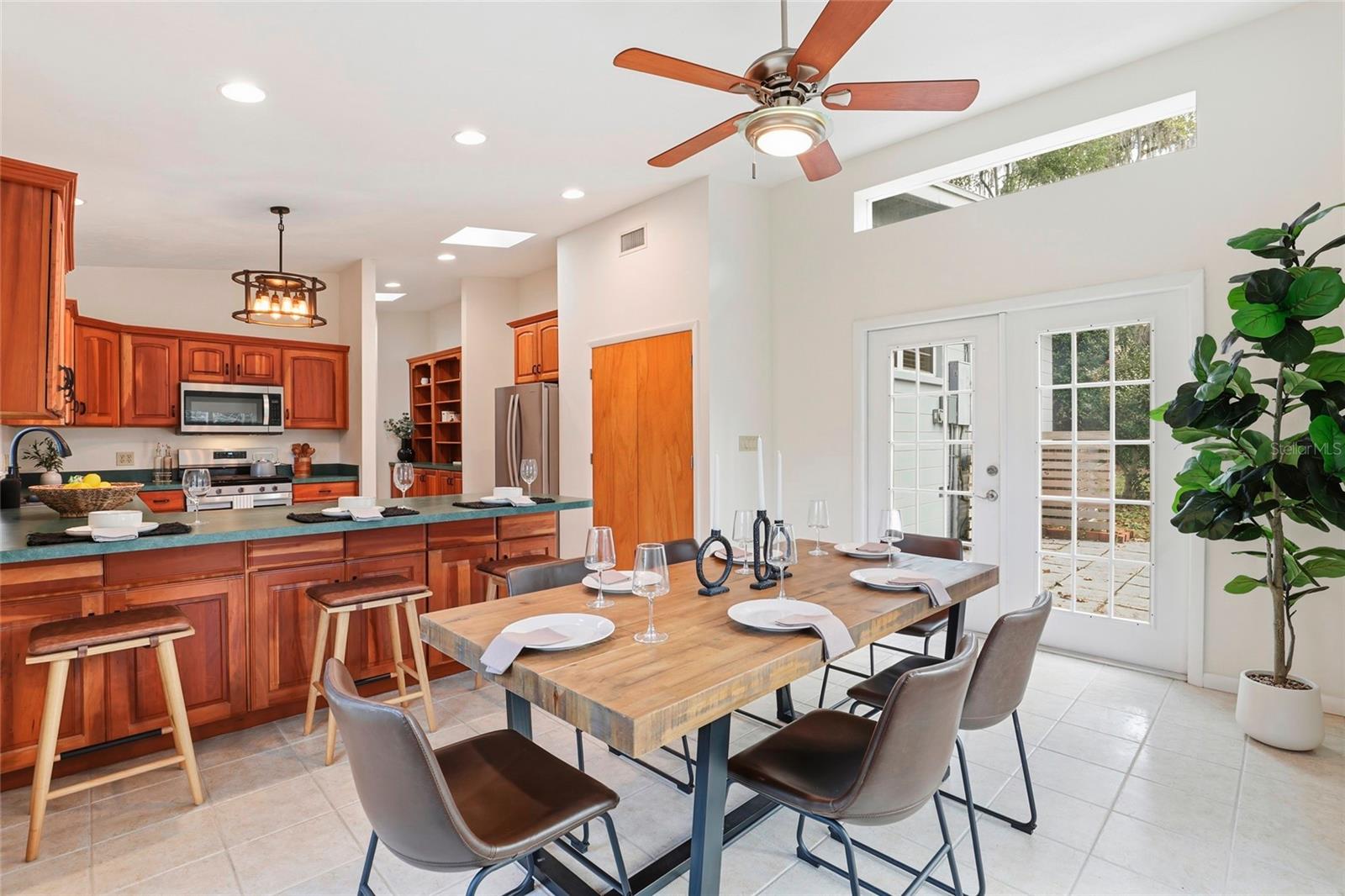 Image 18 of 38 For 2035 12th Road