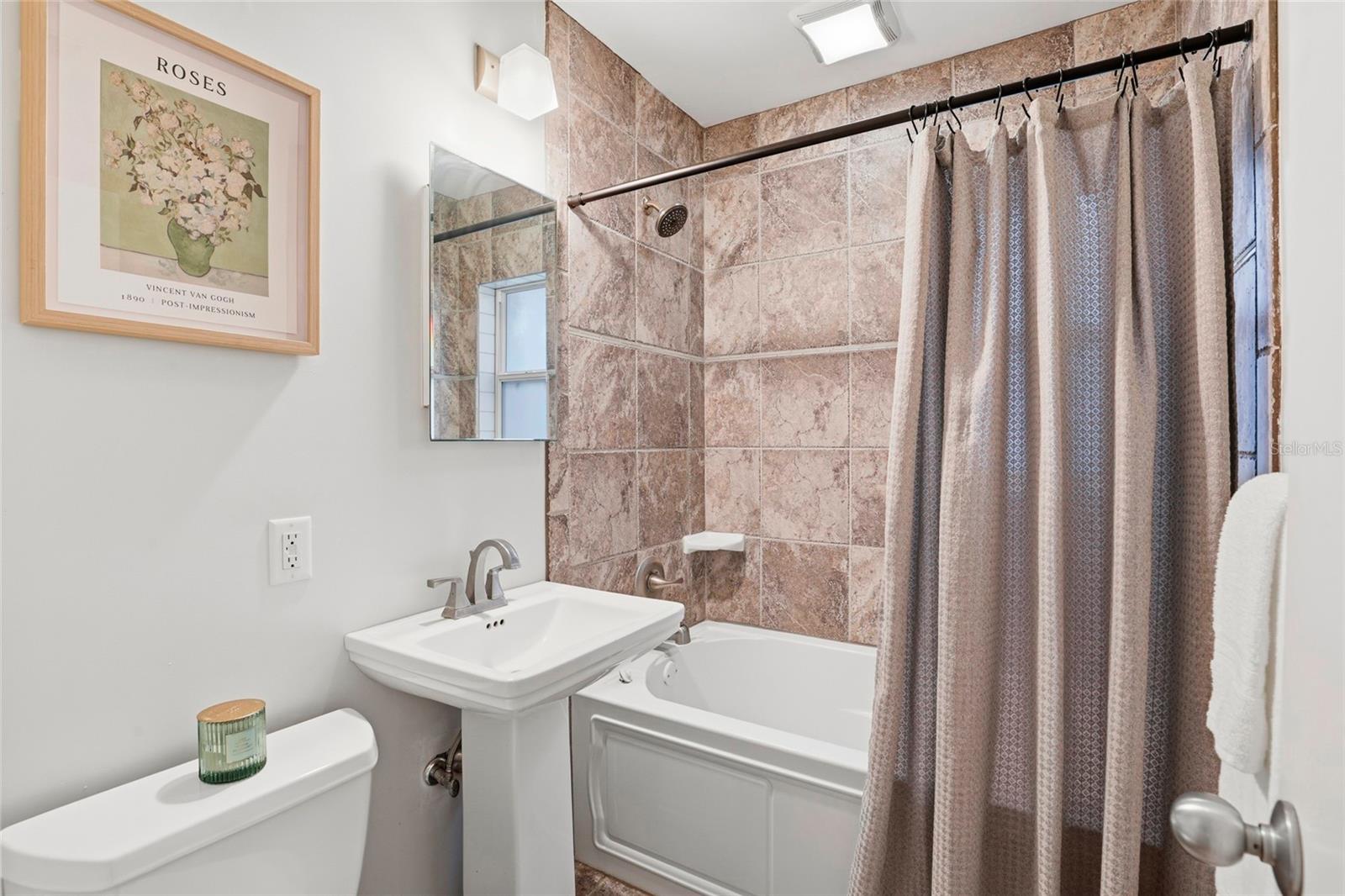 Image 28 of 38 For 2035 12th Road