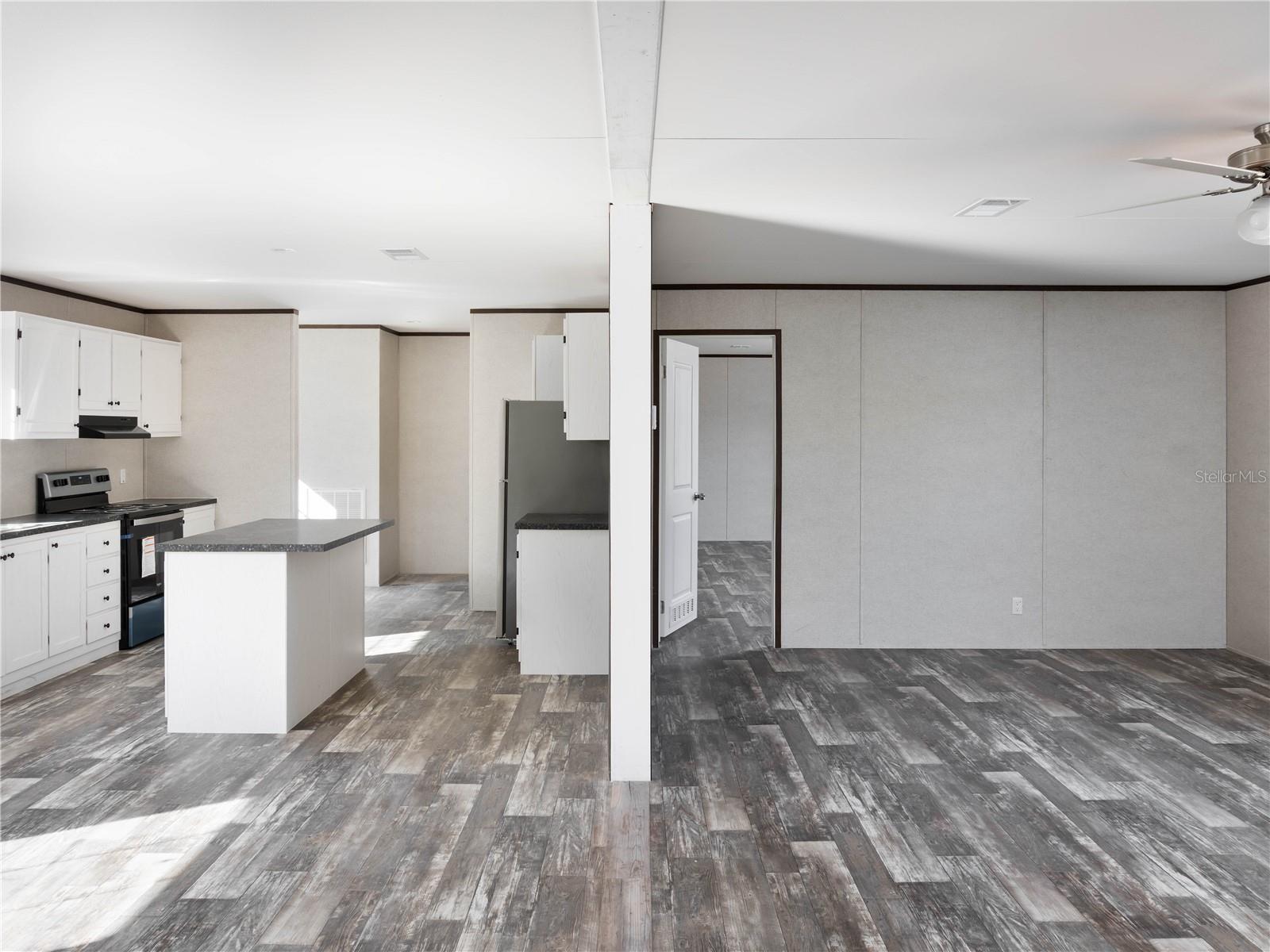 Image 13 of 27 For 11311 84th Court