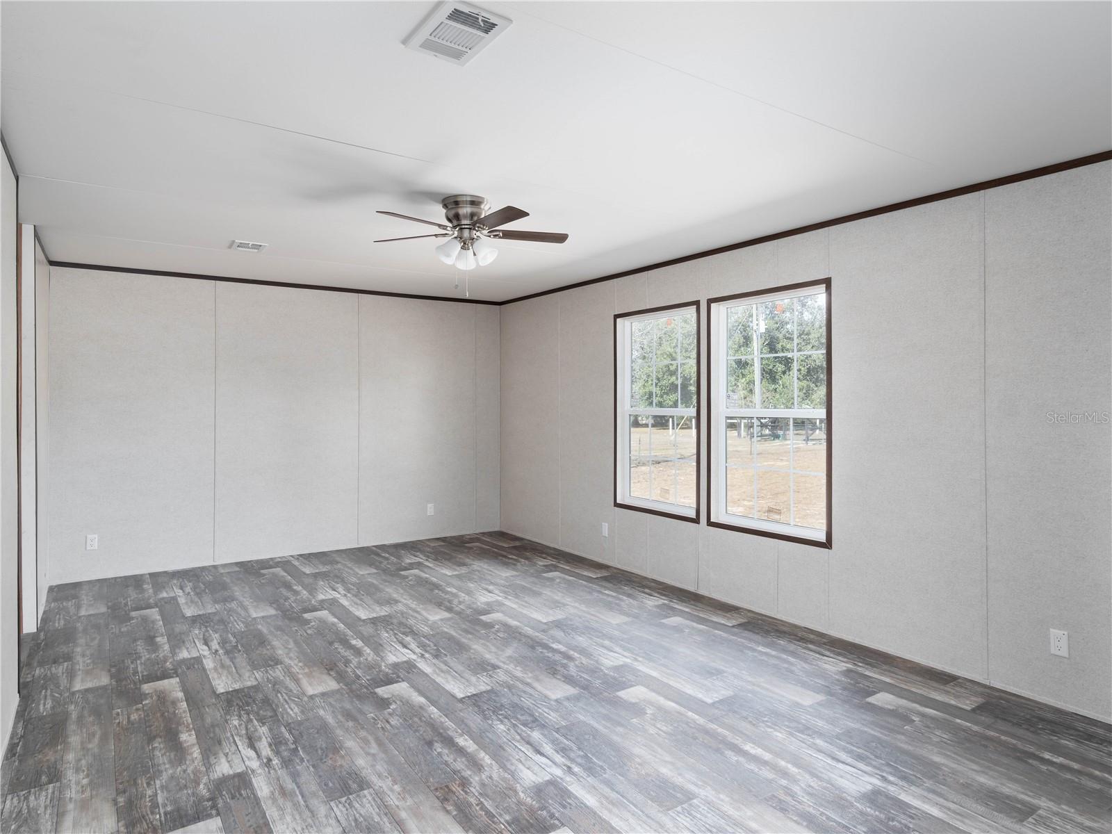 Image 18 of 27 For 11311 84th Court