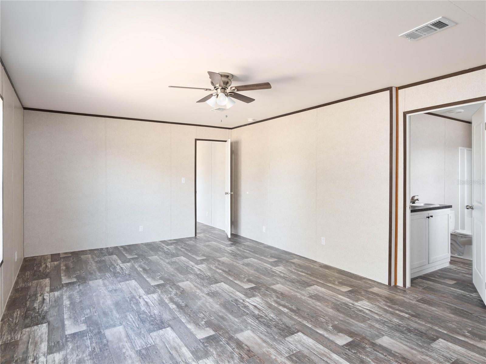 Image 19 of 27 For 11311 84th Court