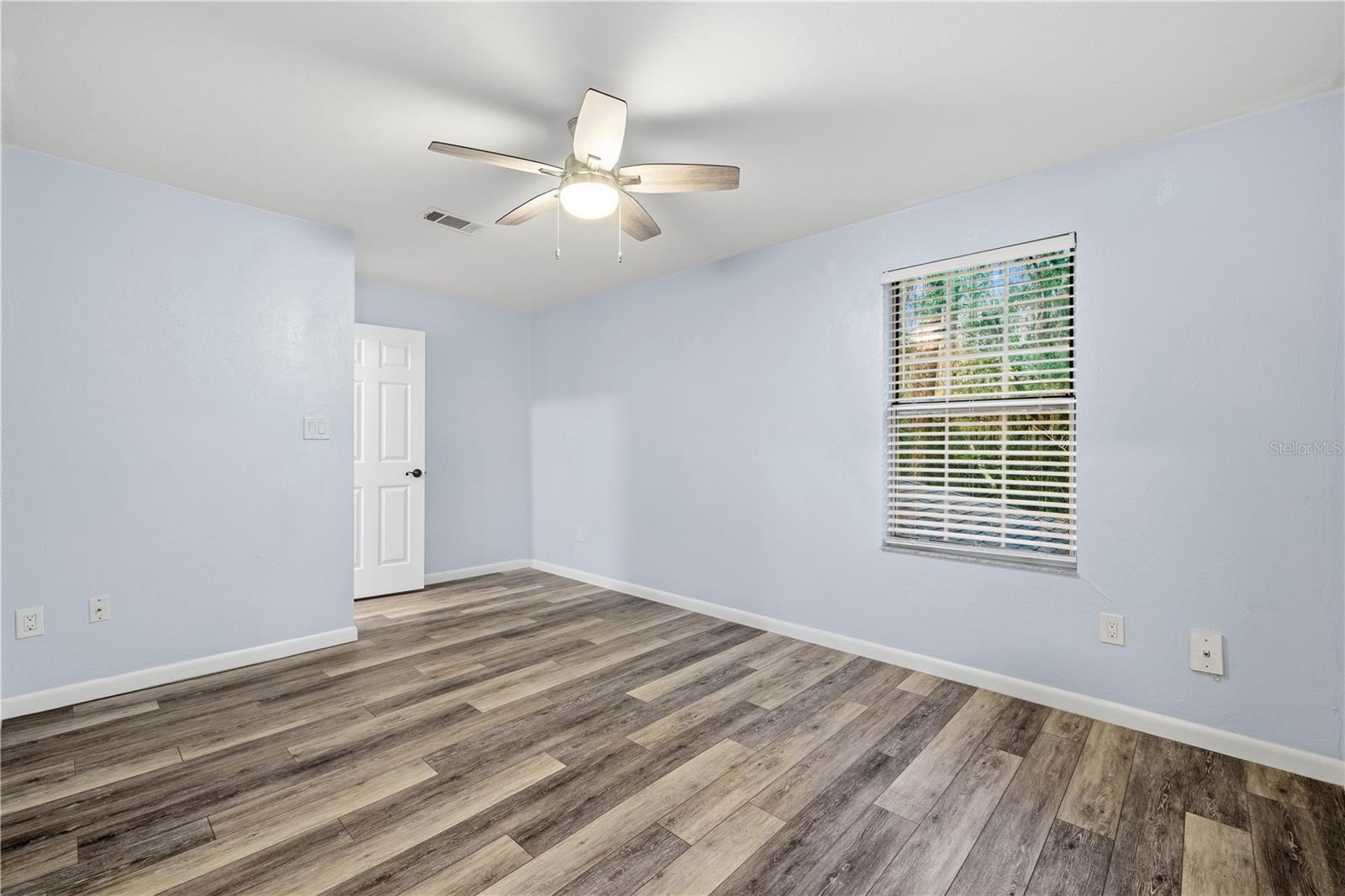 Image 19 of 36 For 2720 104th Court C