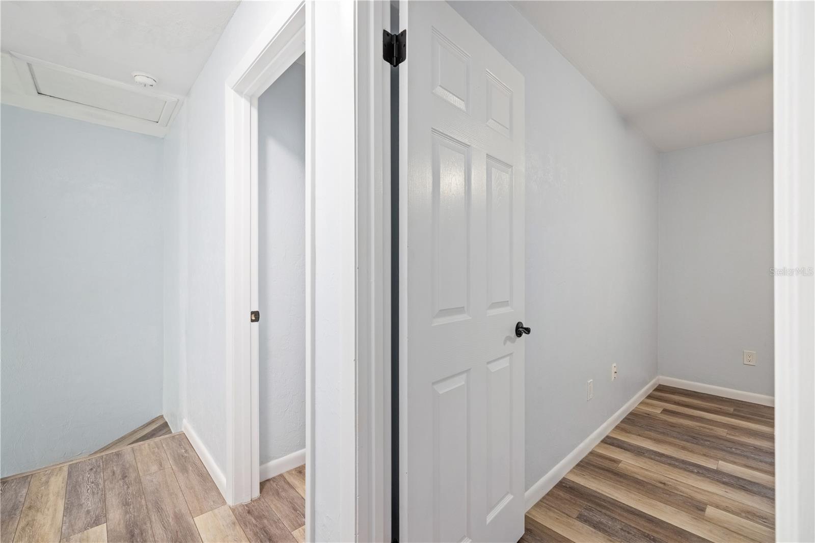 Image 27 of 36 For 2720 104th Court C