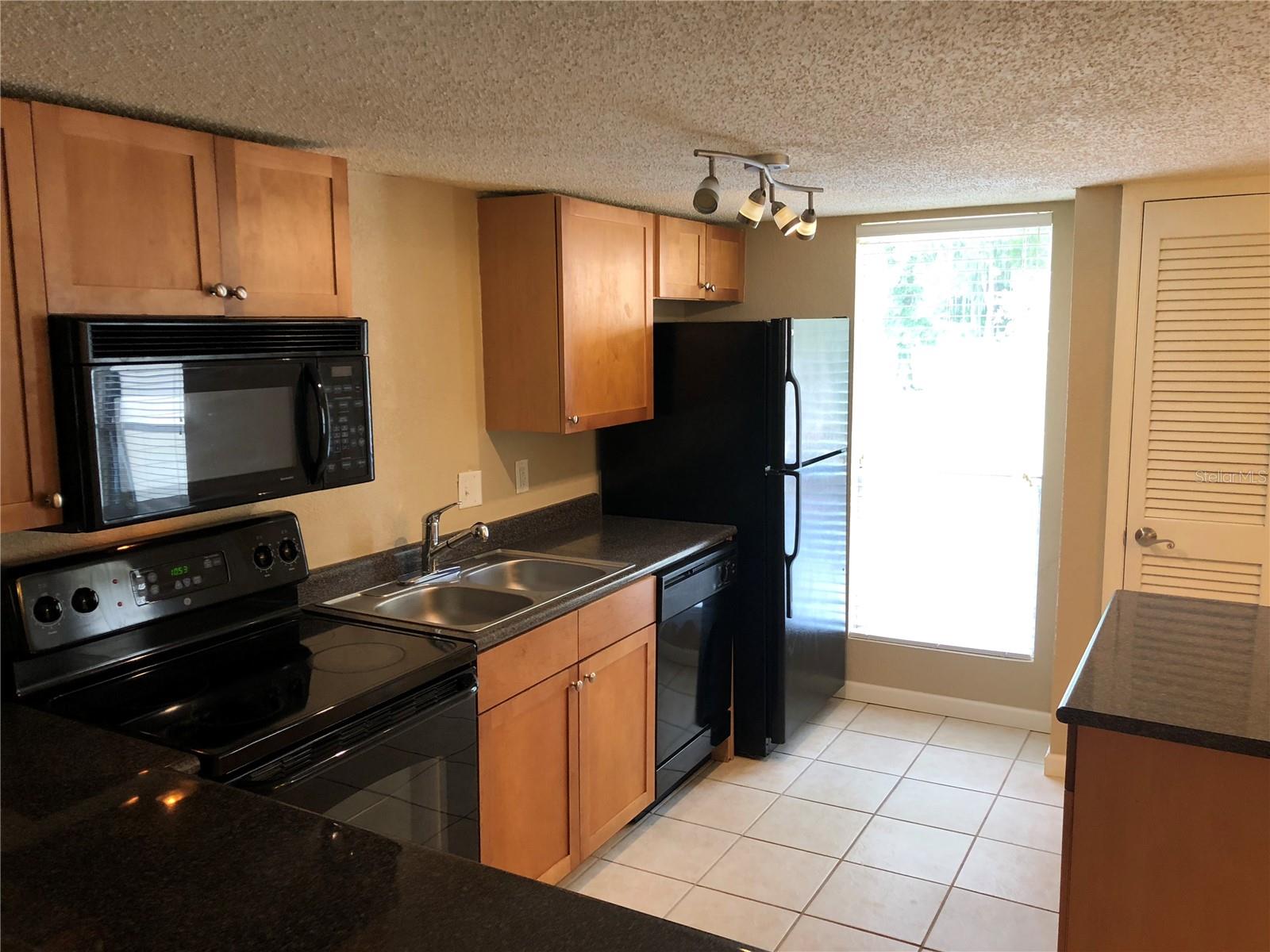 Image 2 of 10 For 1810 23rd Boulevard 107