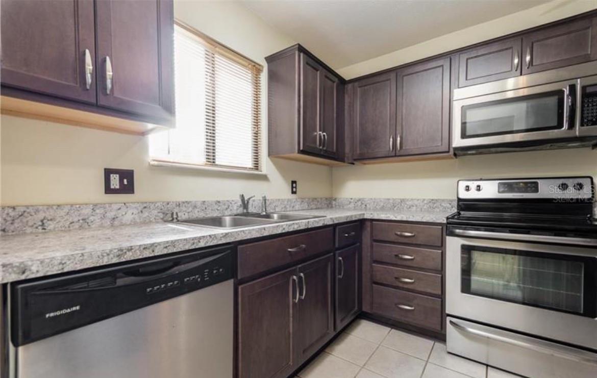 Image 5 of 11 For 2300 Sw 43rd Street N1