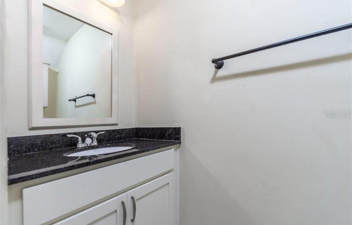 Image 7 of 11 For 2300 Sw 43rd Street N1