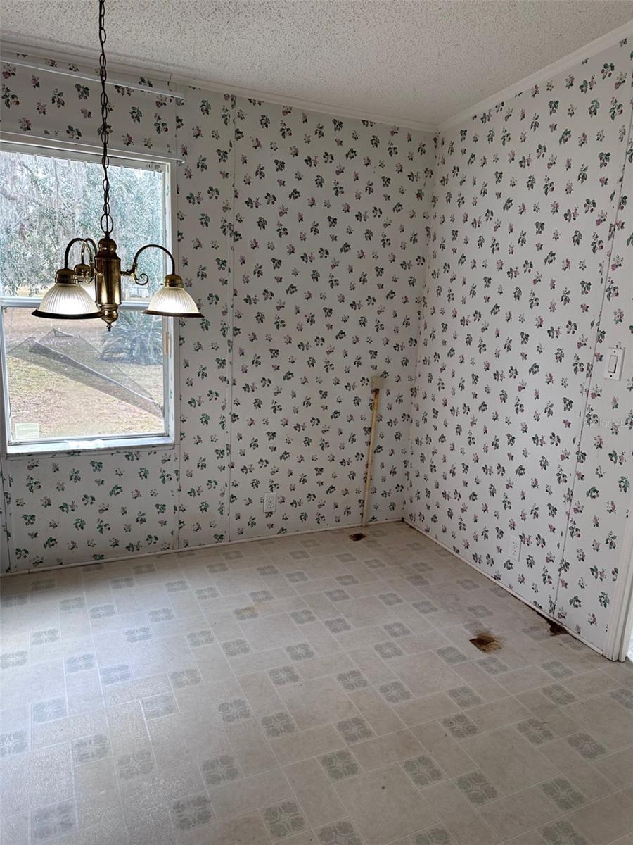 Image 11 of 42 For 12468 Hwy 349