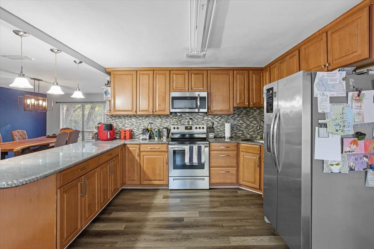 Image 5 of 20 For 425 79th Drive