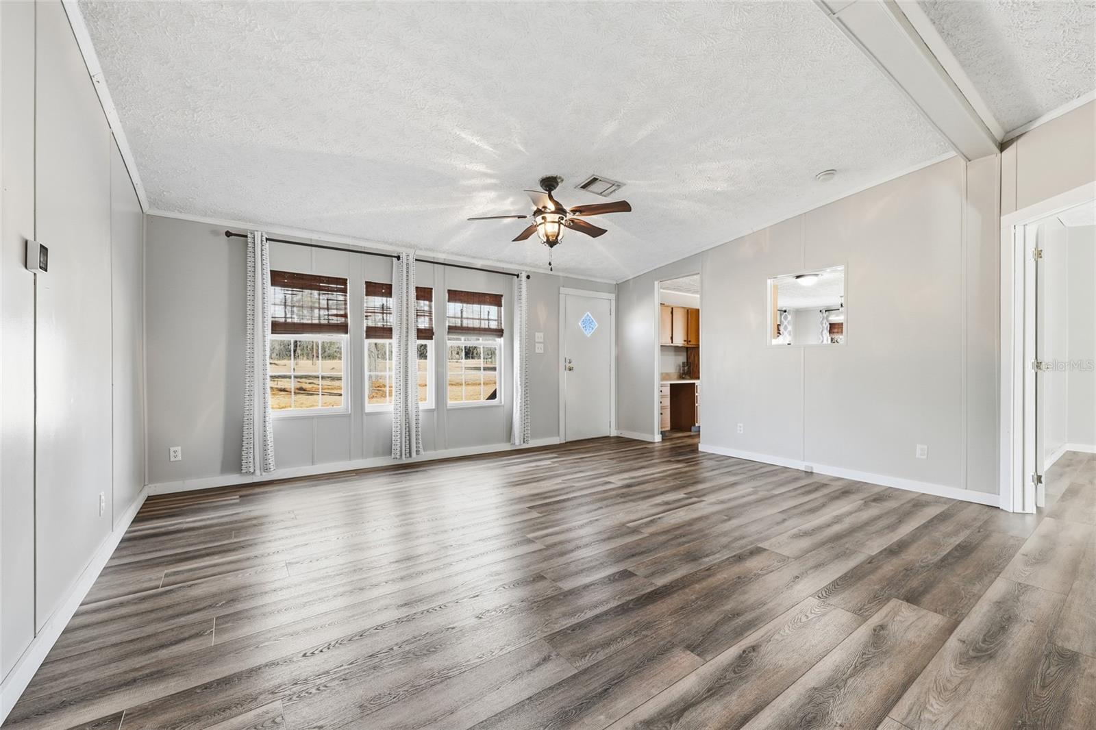 Image 11 of 35 For 7119 24th Loop