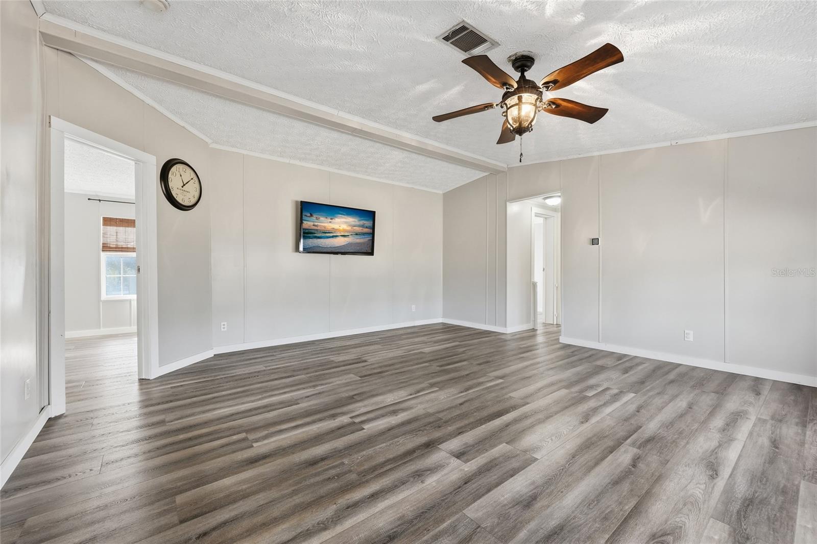 Image 13 of 35 For 7119 24th Loop