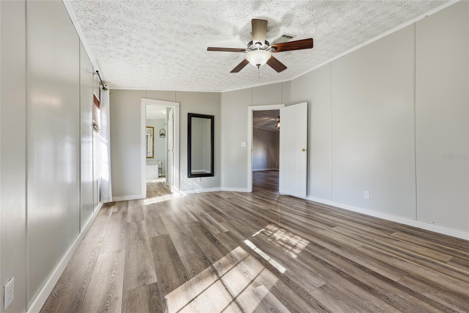 Image 15 of 35 For 7119 24th Loop