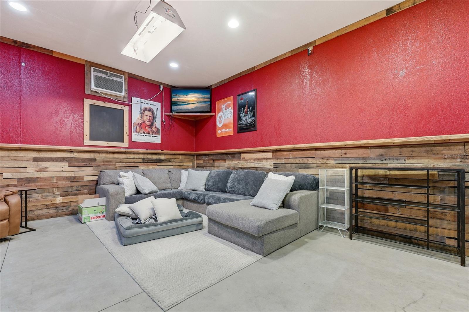 Image 29 of 35 For 7119 24th Loop