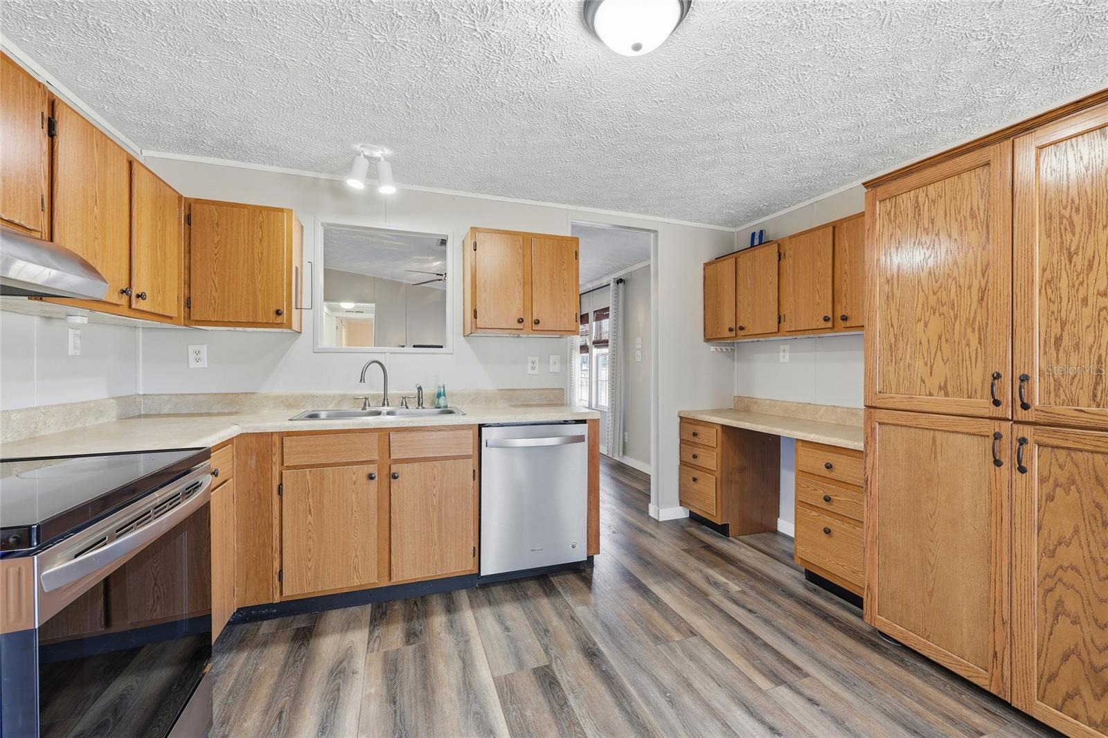 Image 7 of 35 For 7119 24th Loop