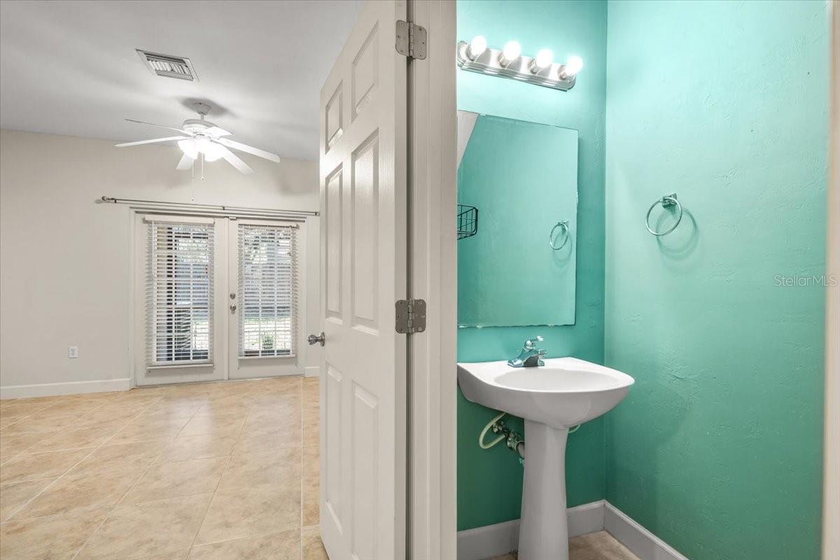 Image 14 of 31 For 2945 35th Place 137